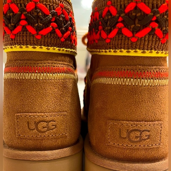 NEW UGG - Classic Mini II Braid Platform - Picture 14 of 16